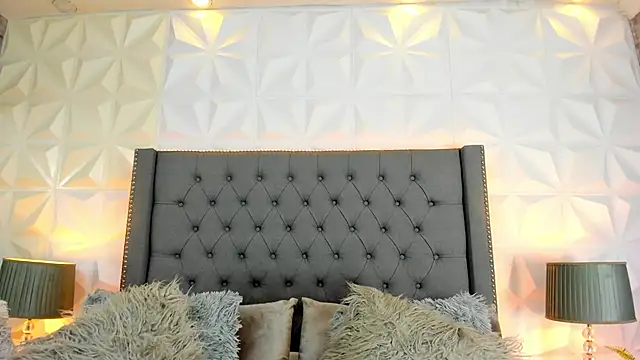 sarah salis  online show from 02/11/25, 11:01