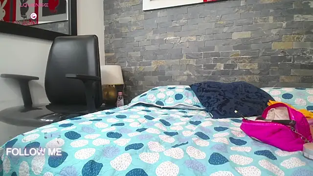 dayadubey  online show from 04/06/26, 11:33