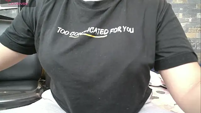 Snapshot of dayadubey_ chatting on 04/23/26, 11:31 dayadubey online show from 04/23/26, 11:31