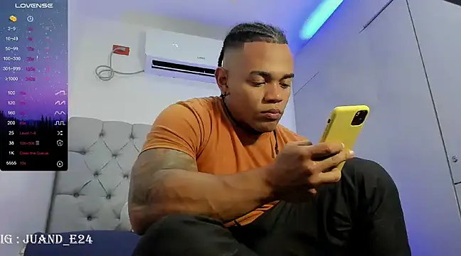 Snapshot of juande_24 chatting on 03/02/25, 03:56 juande 24 online show from 03/02/25, 03:56