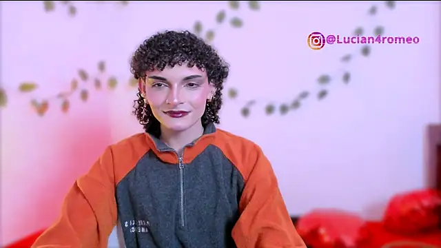 Snapshot of lucianromero chatting on 01/01/25, 10:00 lucianromero online show from 01/01/25, 10:00