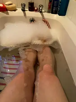 Snapshot of Russell1508 chatting on 12/05/25, 03:41 Russell1508 online show from 12/05/25, 03:41