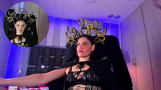 KatteMoss online show from 10/14/25, 08:42