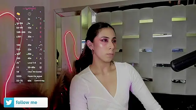 Snapshot of Sara_Foxx1 chatting on 05/29/26, 07:12 Sara Foxx1 online show from 05/29/26, 07:12