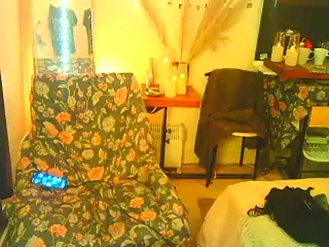 Snapshot of DaddyQuimHot chatting on 12/10/24, 11:30 DaddyQuimHot online show from 12/10/24, 11:30