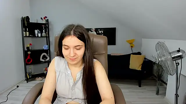 Snapshot of MelissaWiliam chatting on 12/17/24, 12:00 MelissaWiliam online show from 12/17/24, 12:00