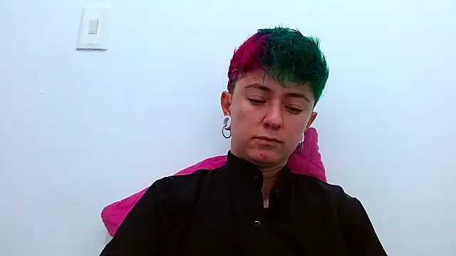 tomboyblue online show from 11/30/25, 02:32