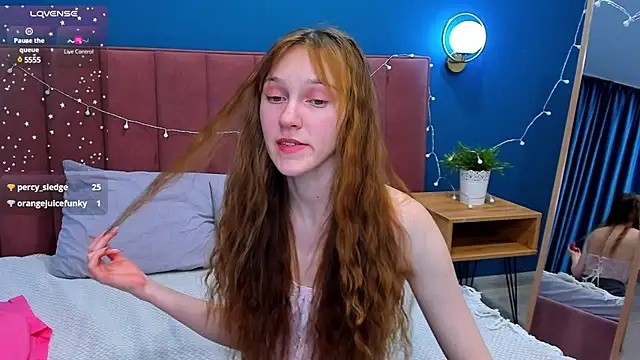 Snapshot of VanillaKelly chatting on 12/02/24, 04:42 VanillaKelly online show from 12/02/24, 04:42