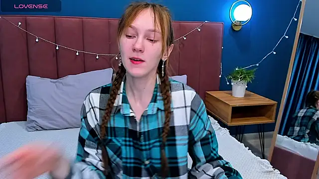 Snapshot of VanillaKelly chatting on 02/03/25, 11:36 VanillaKelly online show from 02/03/25, 11:36