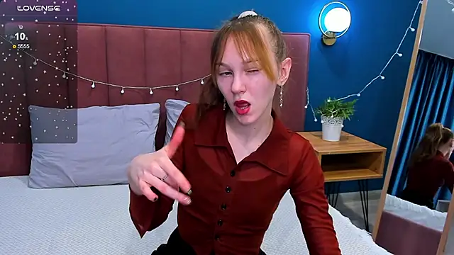 Snapshot of VanillaKelly chatting on 02/05/25, 12:53 VanillaKelly online show from 02/05/25, 12:53