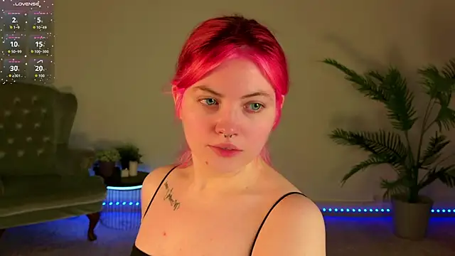 Snapshot of Lisa_Adam chatting on 06/19/26, 06:12 Lisa Adam online show from 06/19/26, 06:12