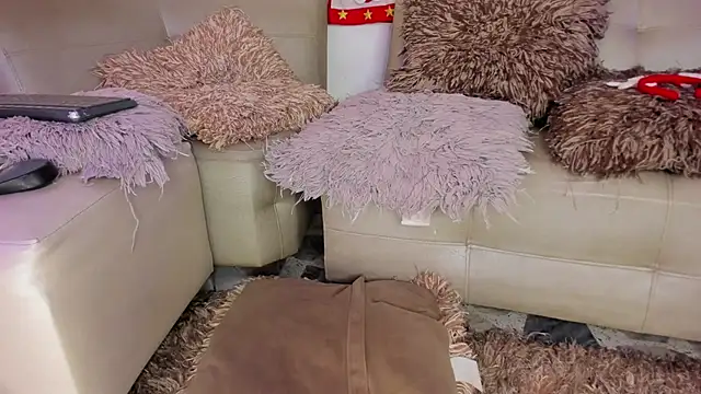 DahianaLincoln online show from 12/16/25, 02:00