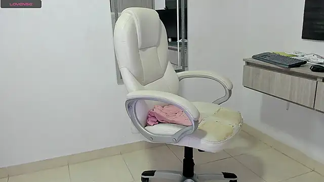 Snapshot of dahian_carter chatting on 09/12/25, 12:49 dahian carter online show from 09/12/25, 12:49