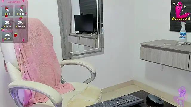 Snapshot of dahian_carter chatting on 09/26/25, 12:31 dahian carter online show from 09/26/25, 12:31