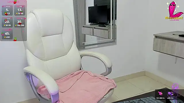 Snapshot of dahian_carter chatting on 10/01/25, 12:11 dahian carter online show from 10/01/25, 12:11