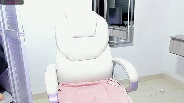 Snapshot of dahian_carter chatting on 10/28/25, 12:09 dahian carter online show from 10/28/25, 12:09