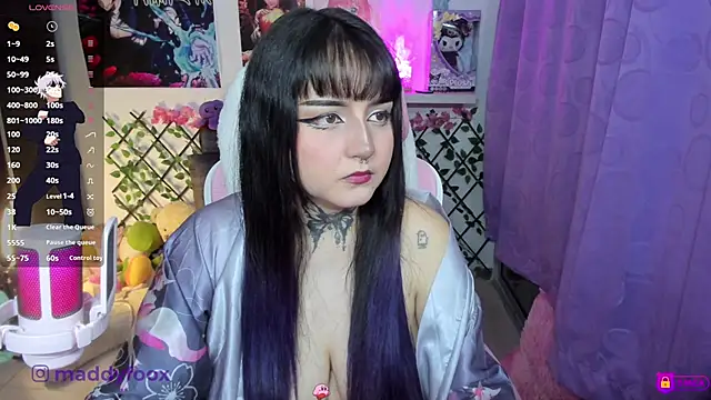 MaddyFooxx online show from 04/18/26, 11:49