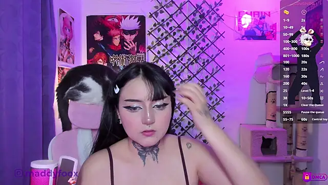 Snapshot of MaddyFooxx chatting on 05/02/26, 11:43 MaddyFooxx online show from 05/02/26, 11:43