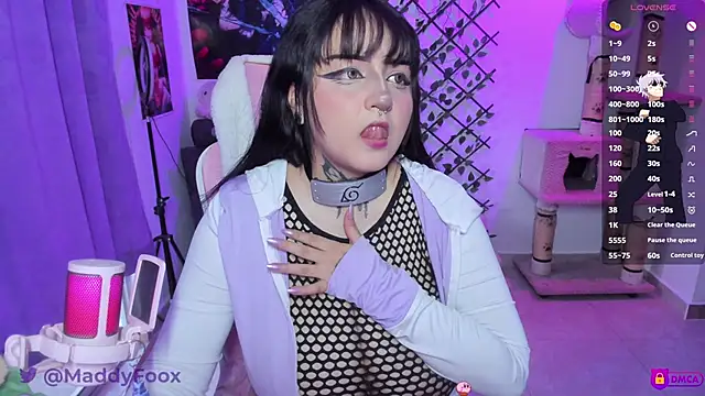 Snapshot of MaddyFooxx chatting on 05/27/26, 11:13 MaddyFooxx online show from 05/27/26, 11:13