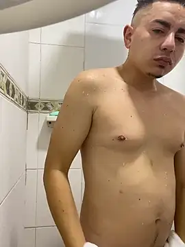 Snapshot of DanielGomez9 chatting on 12/14/24, 12:01 DanielGomez9 online show from 12/14/24, 12:01