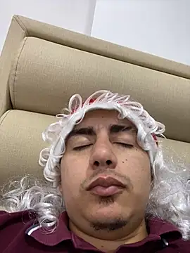 Snapshot of DanielGomez9 chatting on 12/24/24, 06:06 DanielGomez9 online show from 12/24/24, 06:06