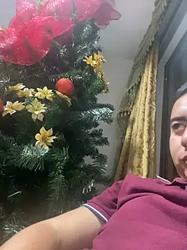 Snapshot of DanielGomez9 chatting on 12/25/24, 07:24 DanielGomez9 online show from 12/25/24, 07:24