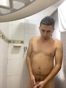 Snapshot of DanielGomez9 chatting on 01/20/25, 12:07 DanielGomez9 online show from 01/20/25, 12:07