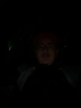 Snapshot of DanielGomez9 chatting on 01/29/25, 12:01 DanielGomez9 online show from 01/29/25, 12:01