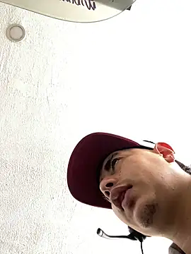 Snapshot of DanielGomez9 chatting on 03/01/25, 07:04 DanielGomez9 online show from 03/01/25, 07:04