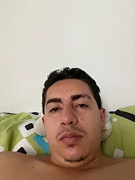 Snapshot of DanielGomez9 chatting on 03/16/25, 06:01 DanielGomez9 online show from 03/16/25, 06:01