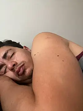 Snapshot of DanielGomez9 chatting on 03/21/25, 11:55 DanielGomez9 online show from 03/21/25, 11:55