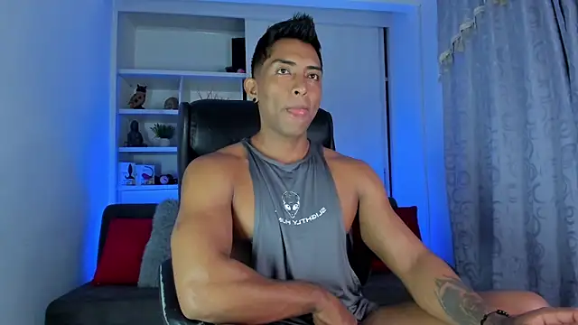 Couple muscle1 online show from 12/12/24, 02:44