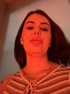 Snapshot of Eva_Gonzalez chatting on 01/08/26, 10:45 Eva Gonzalez online show from 01/08/26, 10:45