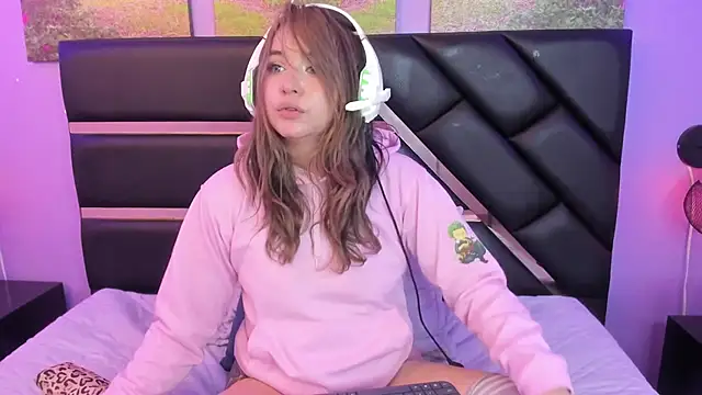 Annie mone online show from 03/20/25, 08:40