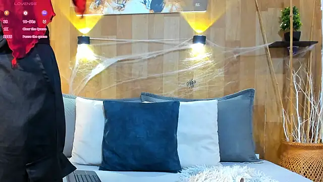 marianaa90 online show from 10/31/25, 02:18