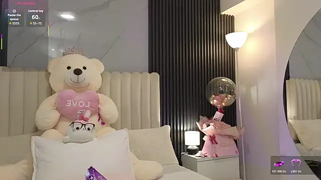 Madiee Rhea online show from 05/19/26, 07:42