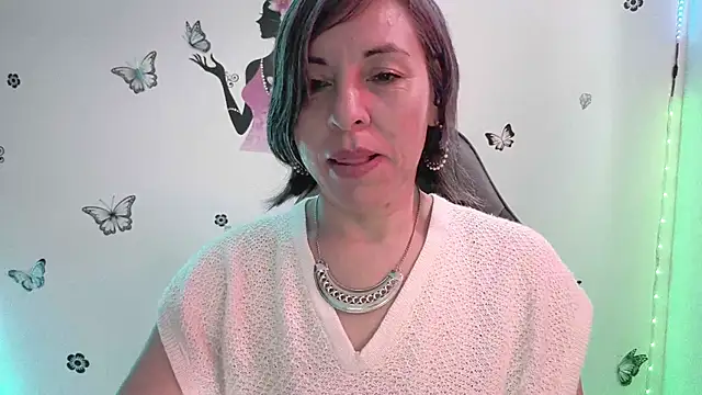 Lady breaks hearts online show from 03/06/26, 12:56