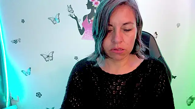 Lady breaks hearts online show from 04/07/26, 01:00