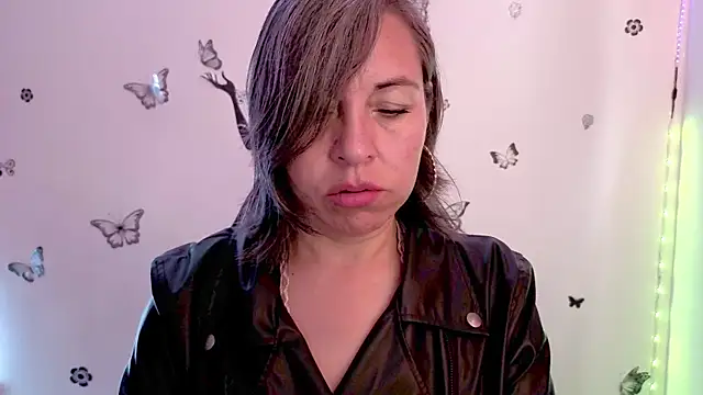 Lady breaks hearts online show from 05/14/26, 12:45