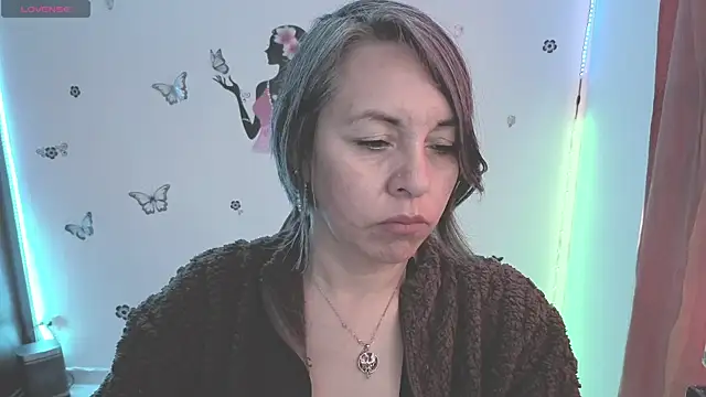 Lady breaks hearts online show from 07/16/26, 01:06