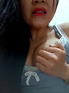 Snapshot of Lyly_sexy2k chatting on 03/19/25, 07:18 Lyly sexy2k online show from 03/19/25, 07:18