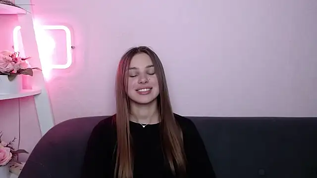 Snapshot of MilanaAngelAs chatting on 04/18/26, 04:55 MilanaAngelAs online show from 04/18/26, 04:55