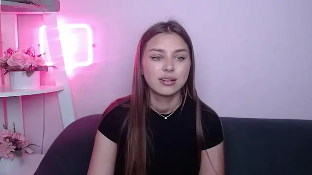 Snapshot of MilanaAngelAs chatting on 06/11/26, 04:43 MilanaAngelAs online show from 06/11/26, 04:43