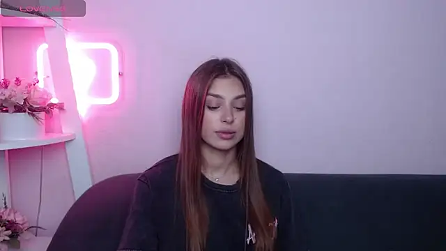 Snapshot of MilanaAngelAs chatting on 07/17/26, 04:52 MilanaAngelAs online show from 07/17/26, 04:52
