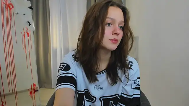 Addelin Moon online show from 10/24/25, 04:14