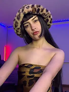 Snapshot of cleo_adams chatting on 02/01/25, 04:35 cleo adams online show from 02/01/25, 04:35