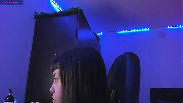 Snapshot of cleo_adams chatting on 02/01/25, 10:05 cleo adams online show from 02/01/25, 10:05