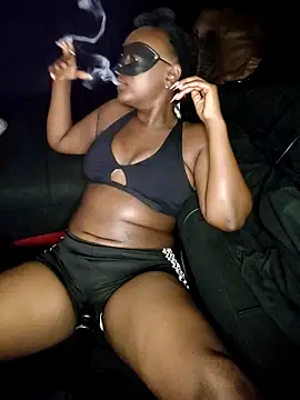 Snapshot of KikiLovesD chatting on 10/13/25, 02:50 KikiLovesD online show from 10/13/25, 02:50