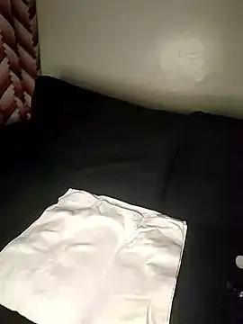 KikiLovesD online show from 01/11/26, 08:52