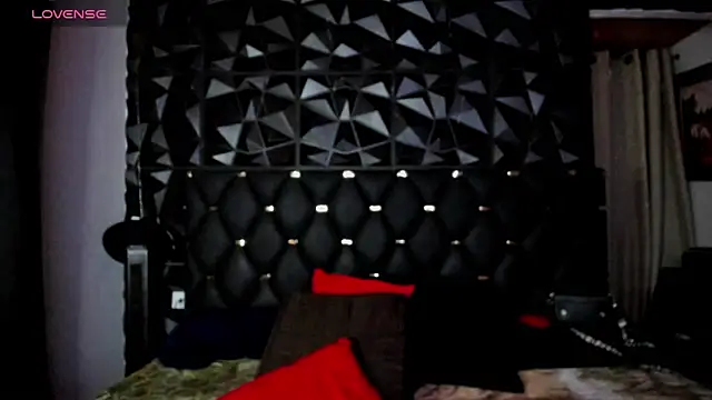 charlottemeyerr online show from 01/12/25, 06:16